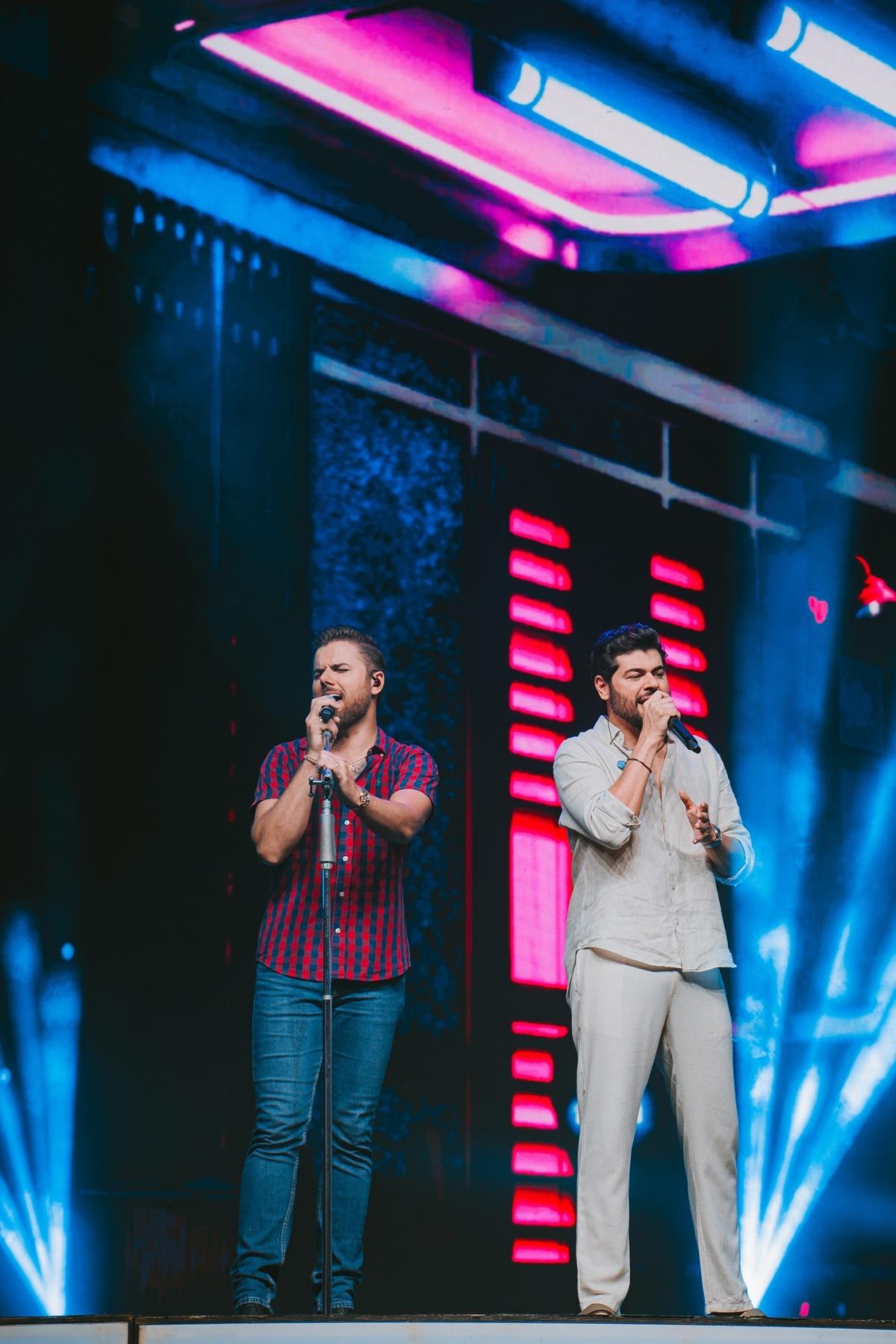 Zé Neto & Cristiano reuniram mais de 167 mil pessoas depois de muita chuva no palco do Verão Maior Paraná! Zé Neto & Cristiano reuniram mais de 167 mil pessoas depois de muita chuva no palco do Verão Maior Paraná!