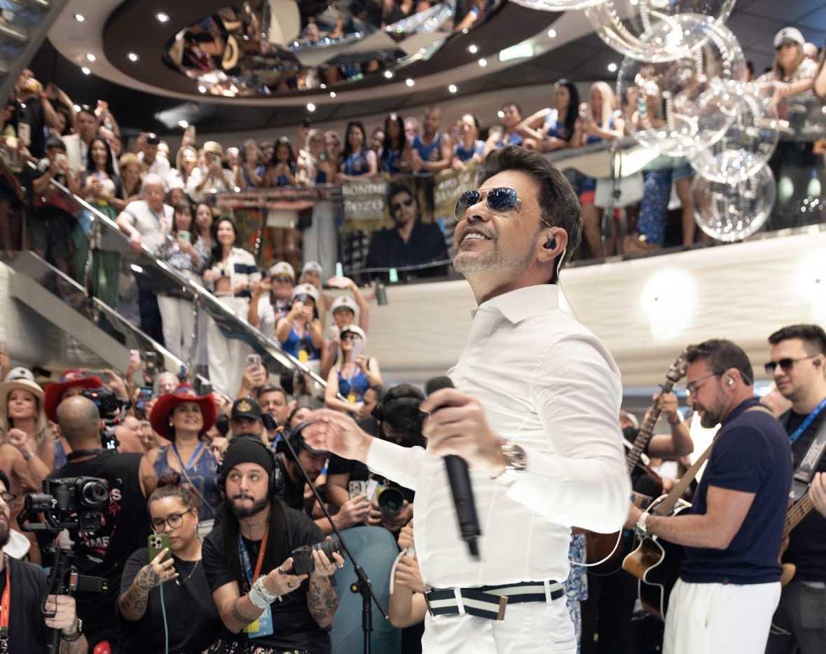 'Navio do ZEZÉ' desembarca em Santos após três dias de sucesso absoluto 'Navio do ZEZÉ' desembarca em Santos após três dias de sucesso absoluto