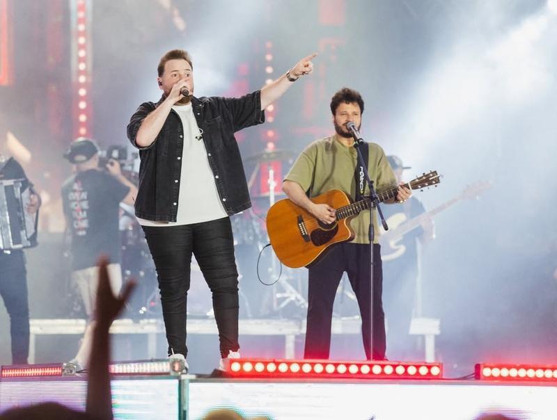 Luiz Cláudio & Giuliano reúnem 25 mil pessoas em show no Verão Maior Paraná 