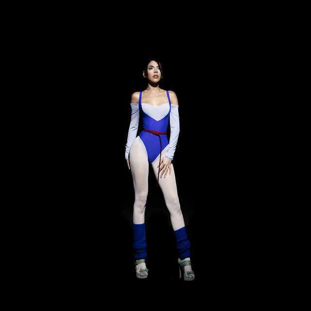 Una Y Otra Vez - Kenia Os - Música, Letra e Tradução