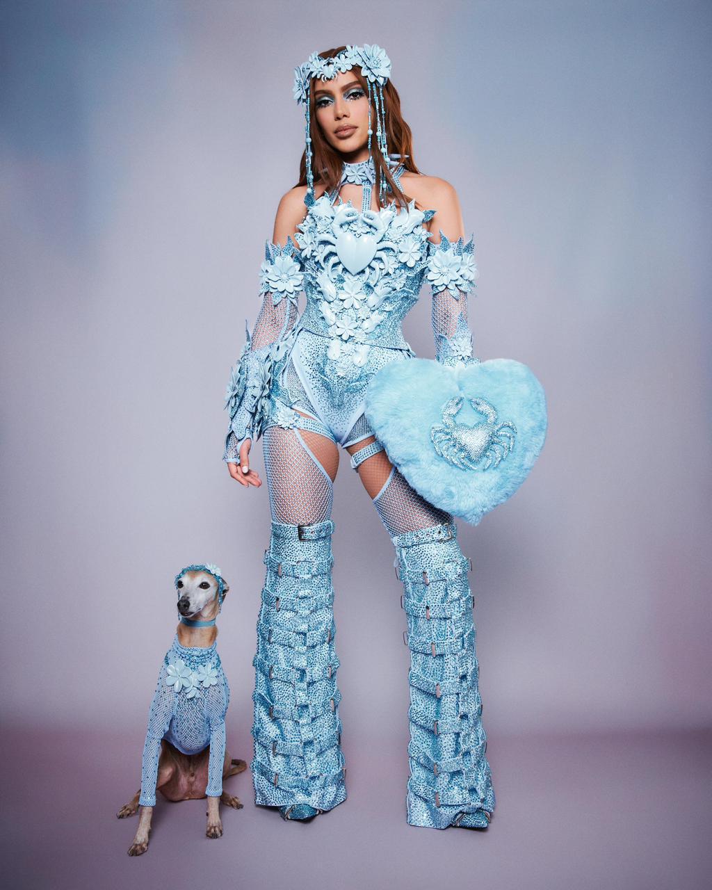 “Ensaios da Anitta”: Artista Se Inspira no Signo de Câncer Em Figurino do Rio de Janeiro