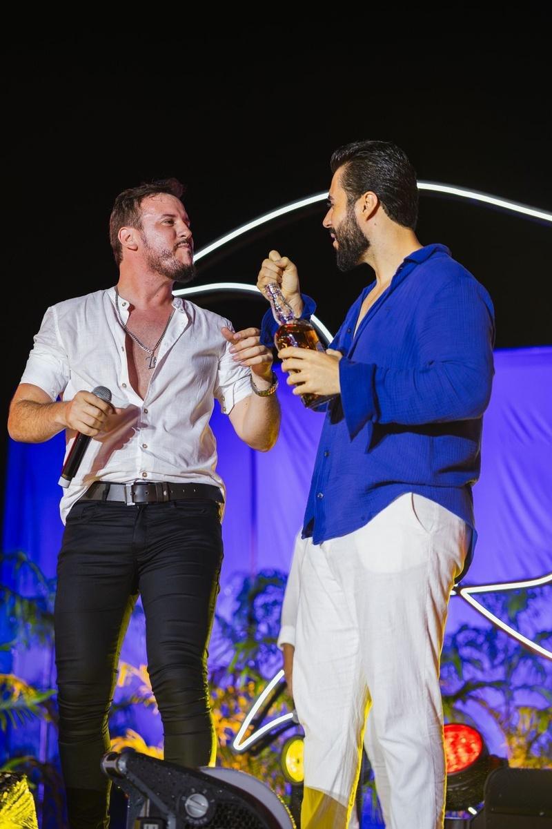 Gusttavo Lima faz história em Cabedelo (PB) com o "Paraíso Particular Sunset" Gusttavo Lima faz história em Cabedelo (PB) com o "Paraíso Particular Sunset"