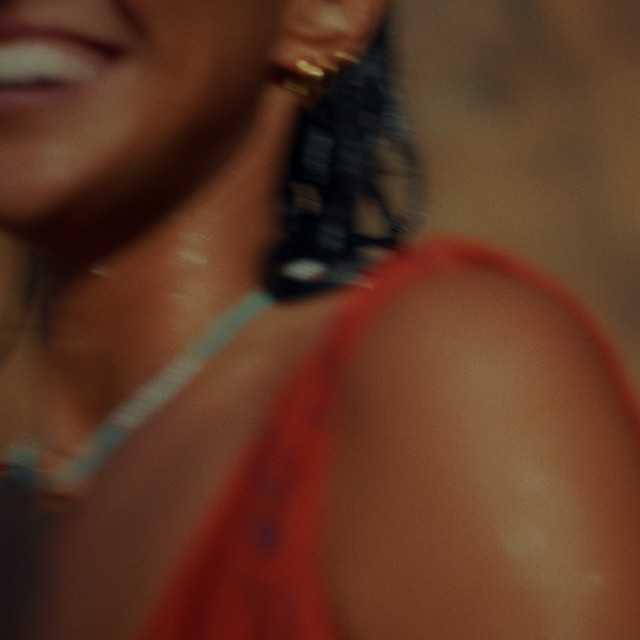 Drown - MARO - Música, Letra e Tradução