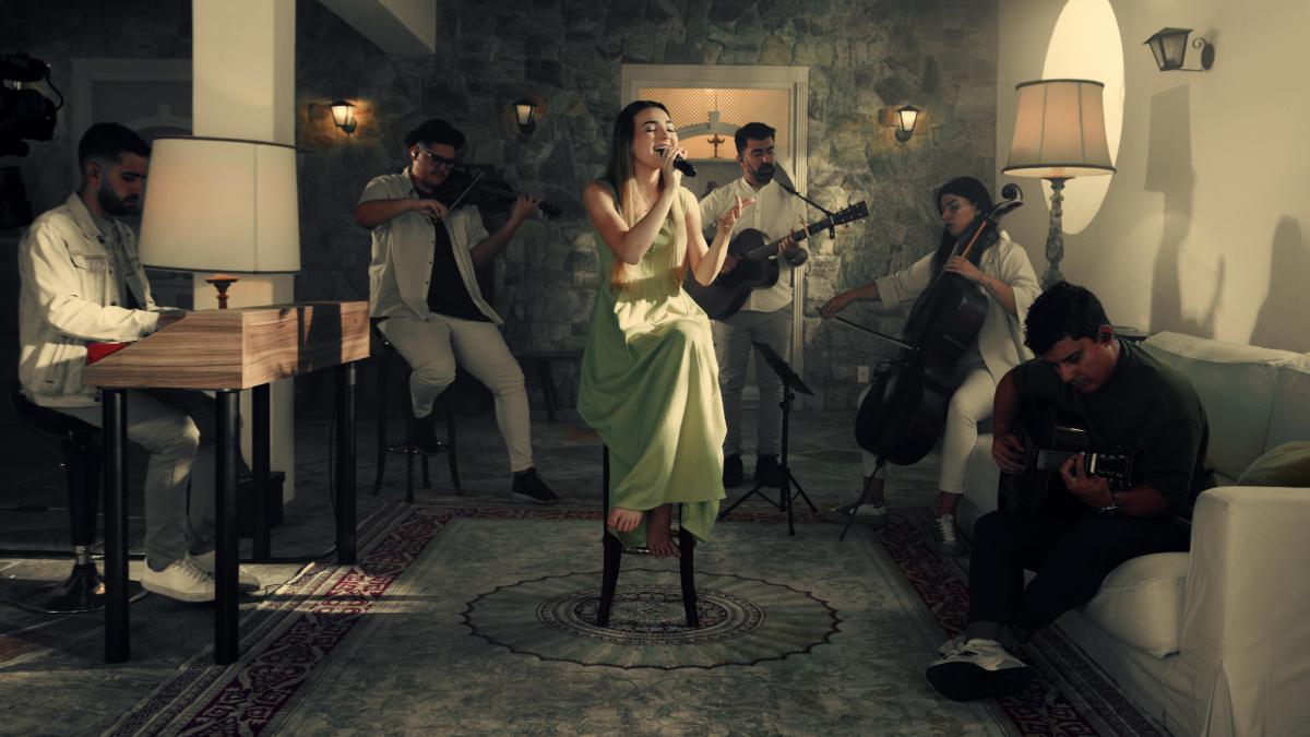 Esther Durán apresenta “Minha Paz”, faixa que reforça a sua identidade musical