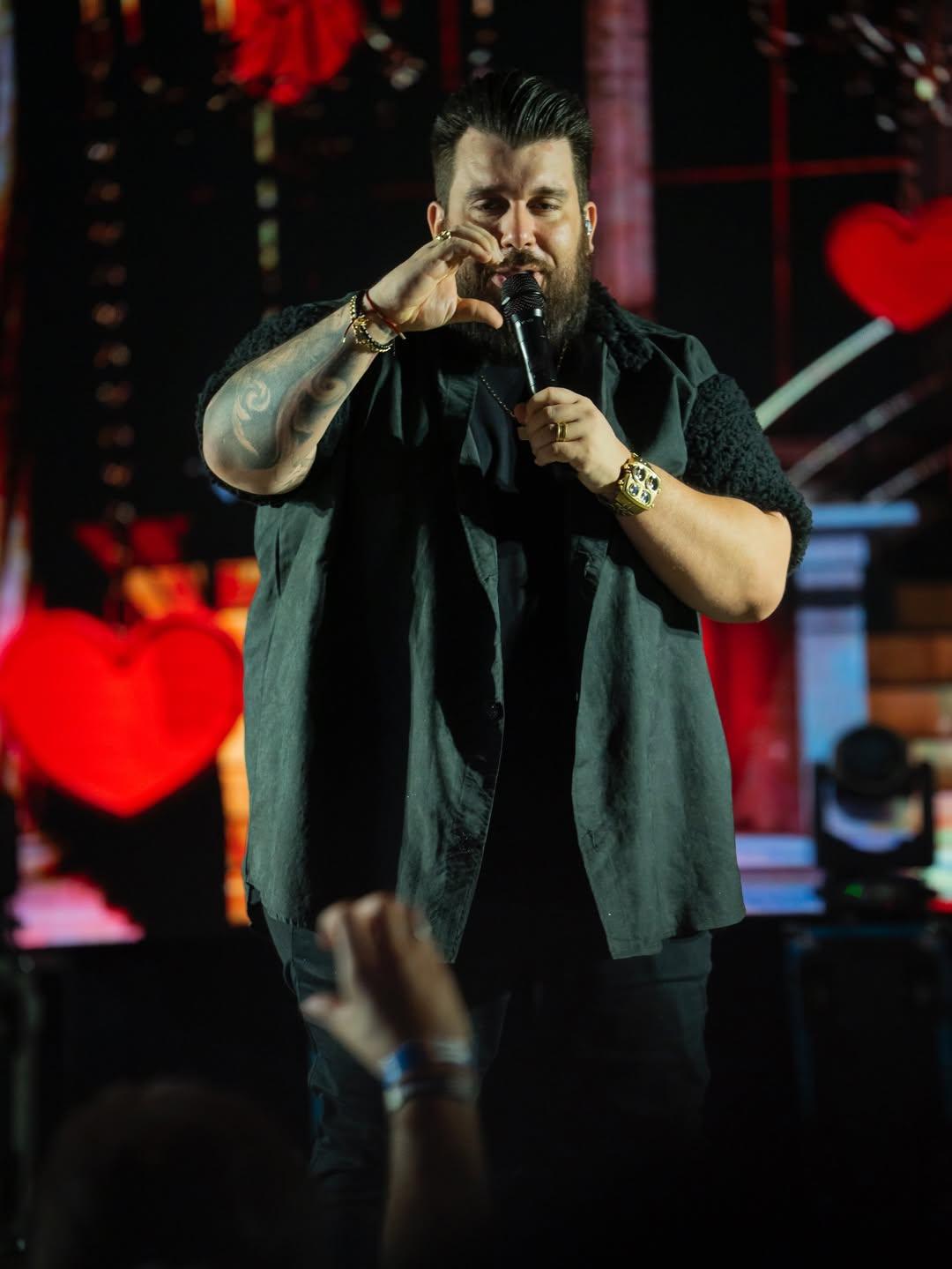 Máquina de hits: Panda se consolida como gigante no sertanejo, emplaca nove músicas nos charts e vive o melhor momento da carreira 