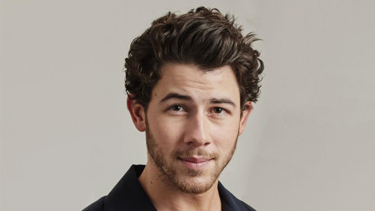 Nick Jonas desabafa sobre parto prematuro da filha e revela que ela precisou ser reanimada