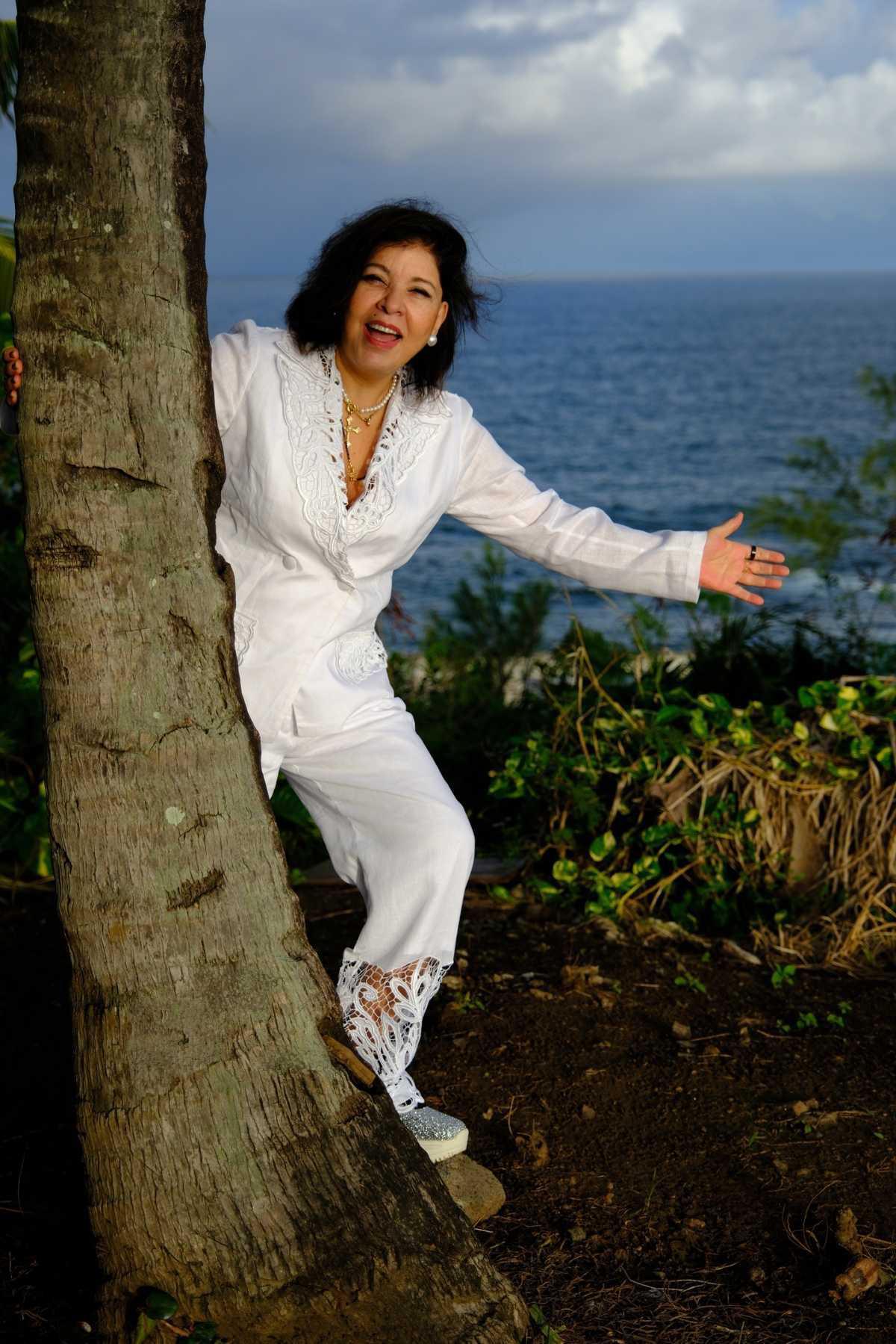 Roberta Miranda marca presença no Galo da Madrugada, em Recife (PE), e se apresenta no Carnaval de João Pessoa (PB), no dia 14