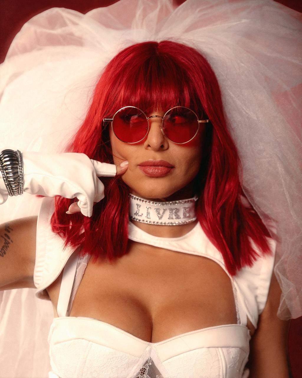 Alinne Rosa Homenageia Rita Lee Com Look Icônico no Carnaval Alinne Rosa Homenageia Rita Lee Com Look Icônico no Carnaval