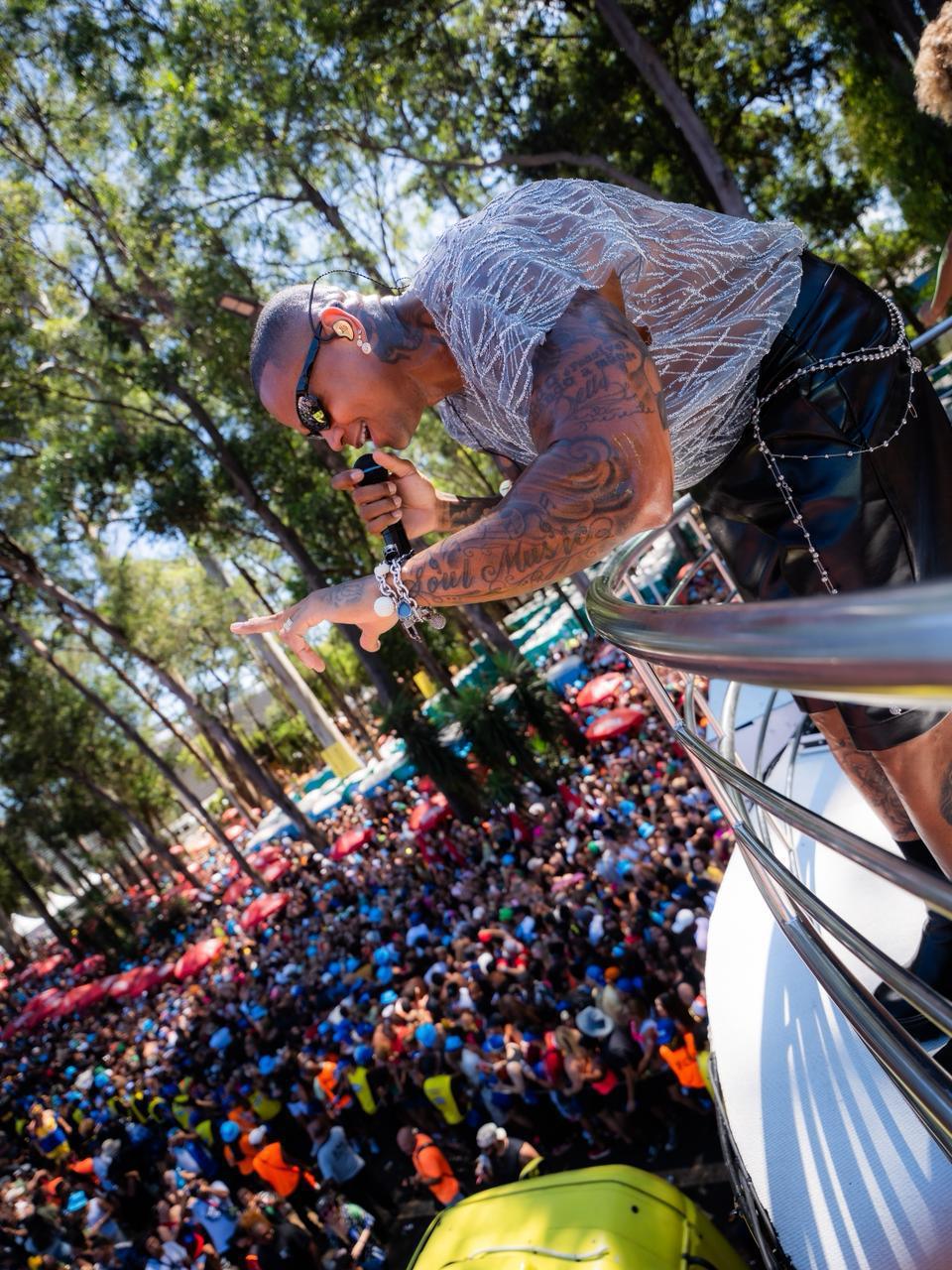 Léo Santana leva o bloco “Vem com o Gigante” pelo 2º ano consecutivo ao Carnaval de Rua de São Paulo e abre credenciamento de imprensa