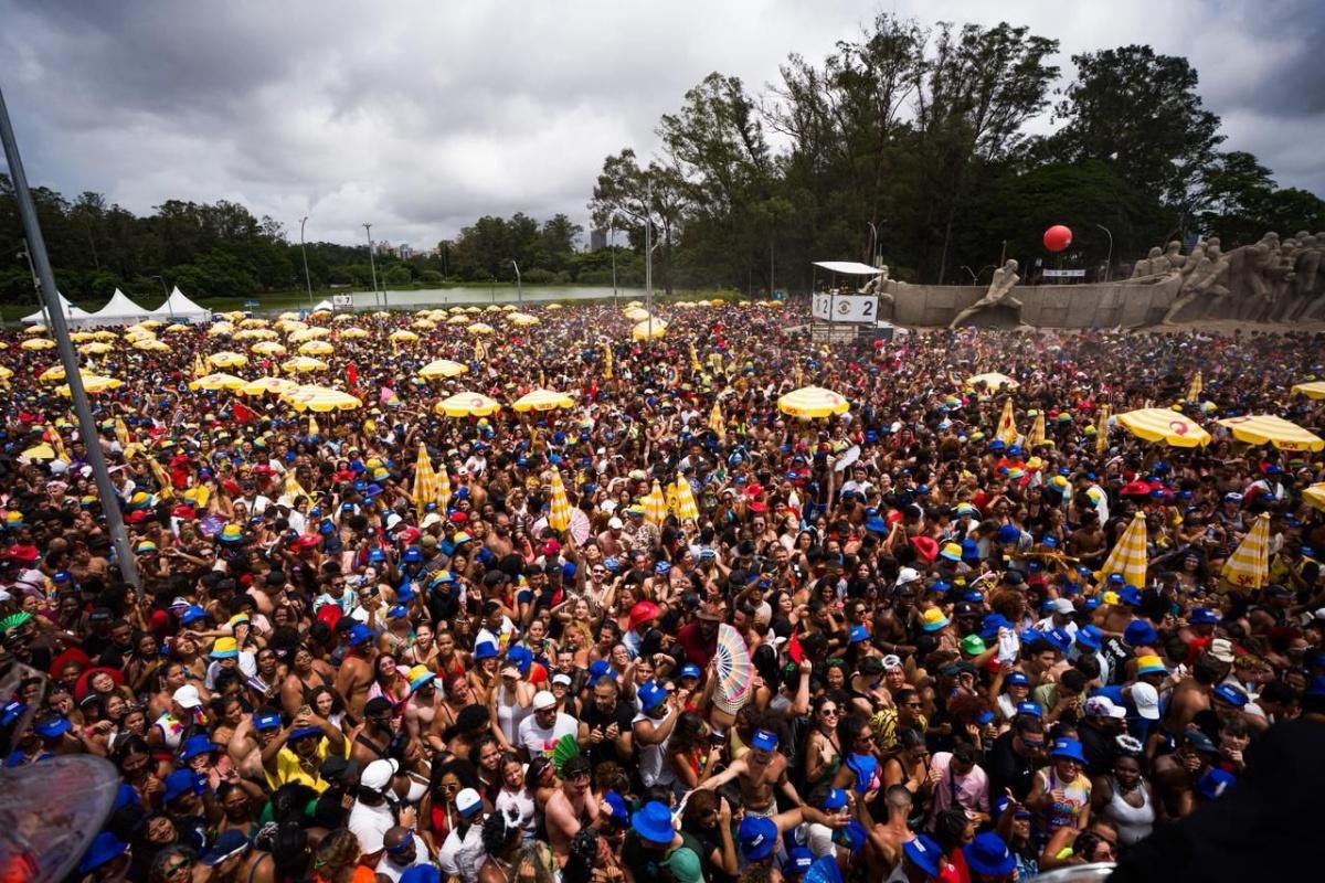 Léo Santana reúne mais de 1,1 milhão de foliões com o bloco “Vem com o Gigante” no Carnaval de Rua de São Paulo Léo Santana reúne mais de 1,1 milhão de foliões com o bloco “Vem com o Gigante” no Carnaval de Rua de São Paulo