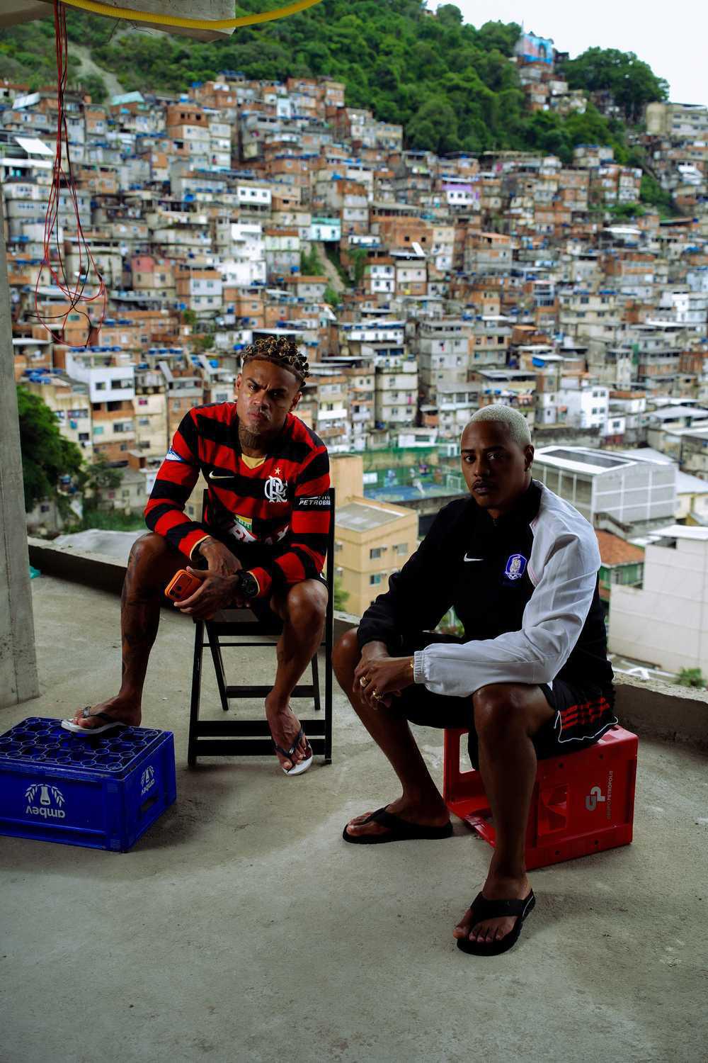 Cabelinho e TZ da Coronel lançam o álbum colaborativo “Palácio de Lona”.