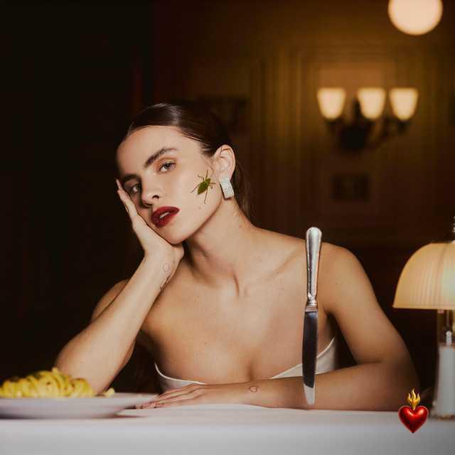 Grillos - GIULIA BE | Música, Letra e Tradução Grillos - GIULIA BE | Música, Letra e Tradução