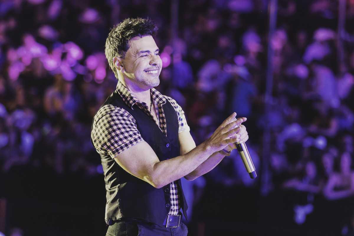 Zezé Di Camargo emociona público em noite marcante com a turnê “Rústico” em Monte Sião-MG Zezé Di Camargo emociona público em noite marcante com a turnê “Rústico” em Monte Sião-MG