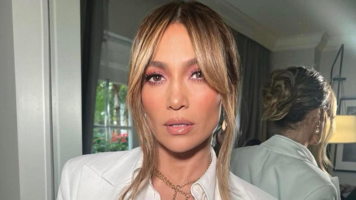 Jennifer Lopez esbanja beleza e charme ao encerrar sua residência de shows em Las Vegas Jennifer Lopez esbanja beleza e charme ao encerrar sua residência de shows em Las Vegas