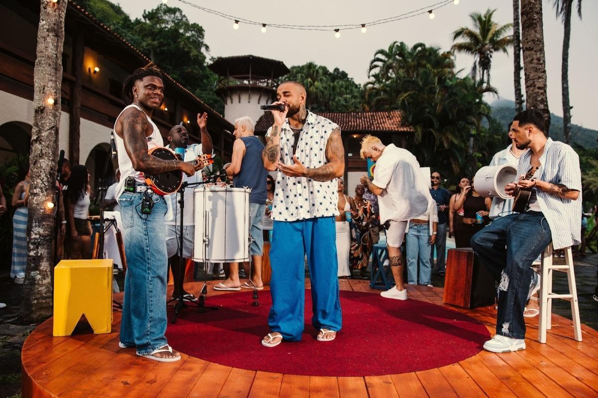 Di Propósito revisita "Nocaute" em versão pagode no álbum "Feliz No Simples" Di Propósito revisita "Nocaute" em versão pagode no álbum "Feliz No Simples"