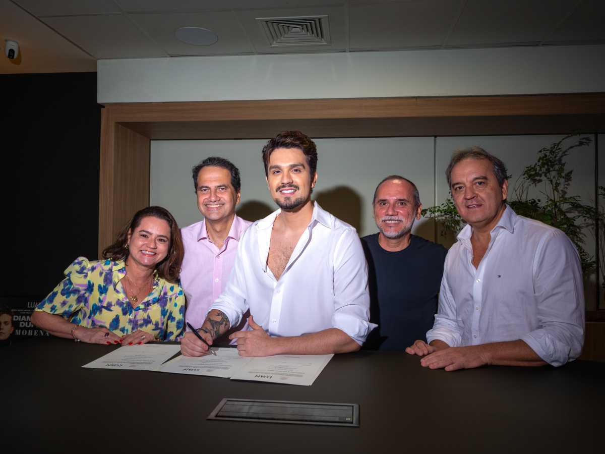 Luan Santana renova contrato com Sony Music em noite de celebração em São Paulo