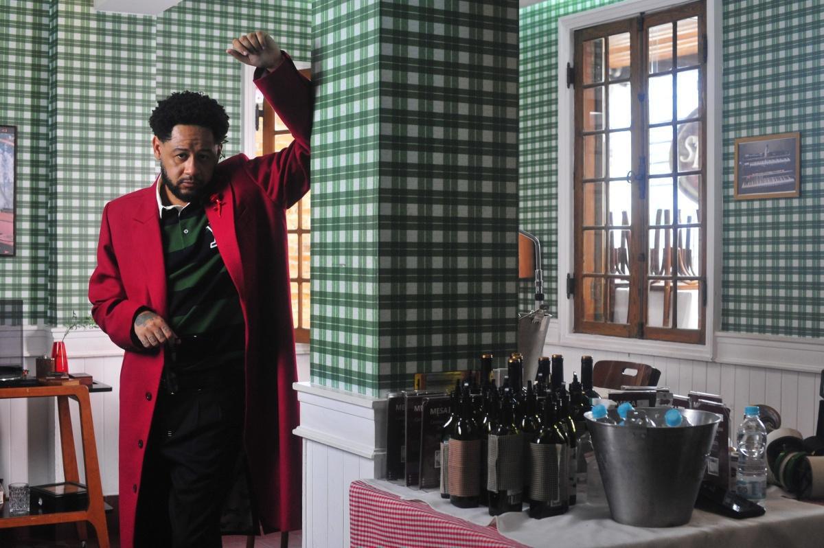 Emicida anuncia participações de Projota e Rashid nos shows de São Paulo