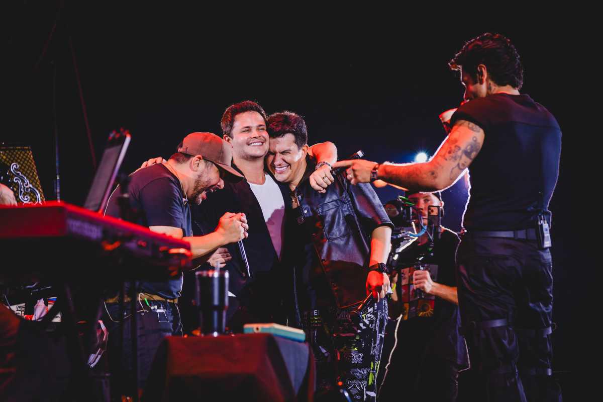 Hugo e Guilherme, com No Pelo 360, reúnem mais de 30 mil pessoas e transformam o Serra Dourada em espetáculo histórico em Goiânia Hugo e Guilherme, com No Pelo 360, reúnem mais de 30 mil pessoas e transformam o Serra Dourada em espetáculo histórico em Goiânia