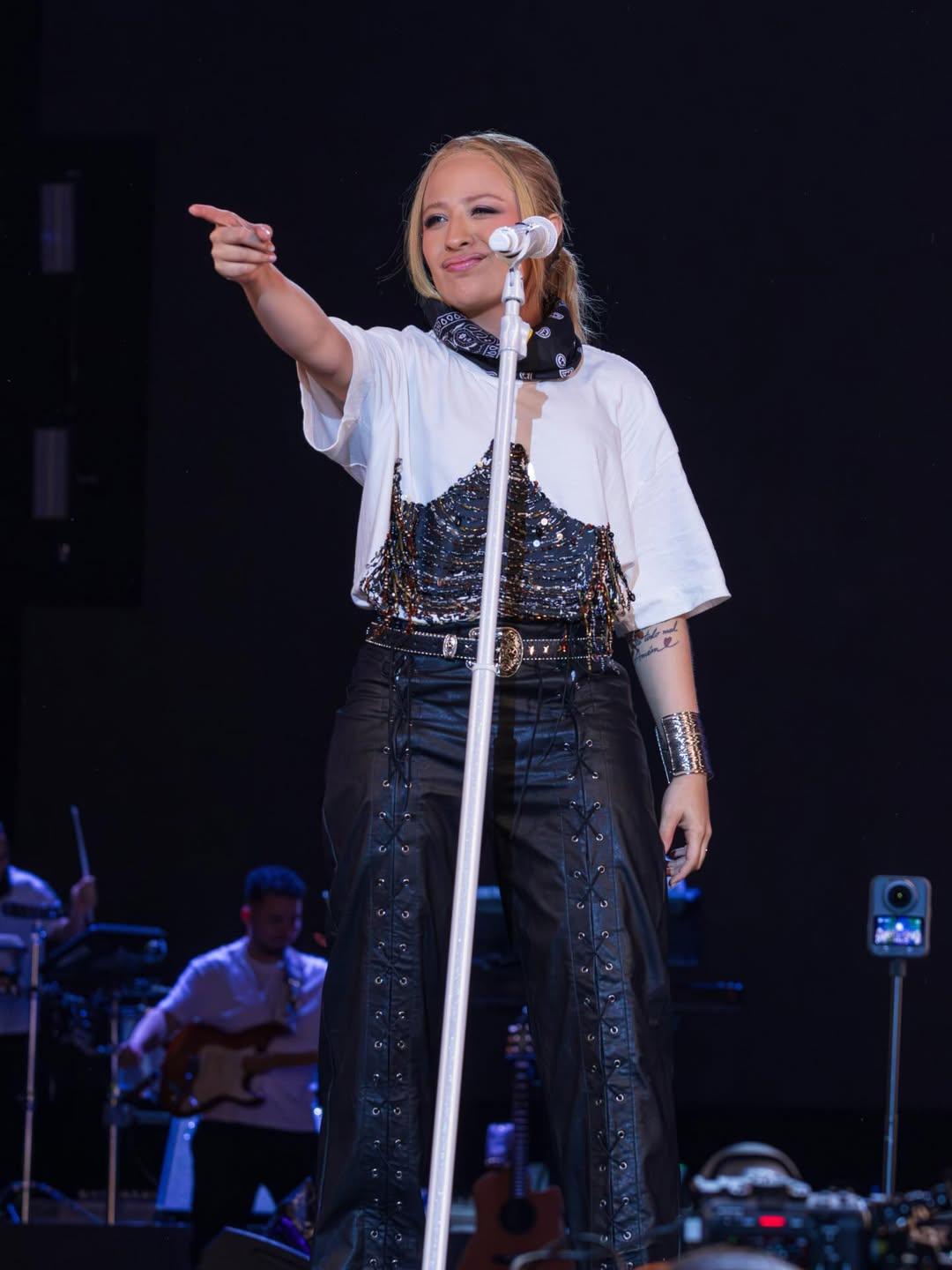 Mari Fernandez grava novo DVD intimista em Fortaleza e reforça conexão com suas origens Mari Fernandez grava novo DVD intimista em Fortaleza e reforça conexão com suas origens