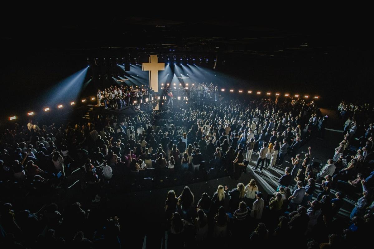 Julliany Souza divide cena com Gabriela Rocha, Nívea Soares e Diante do Trono em novo audiovisual Julliany Souza divide cena com Gabriela Rocha, Nívea Soares e Diante do Trono em novo audiovisual