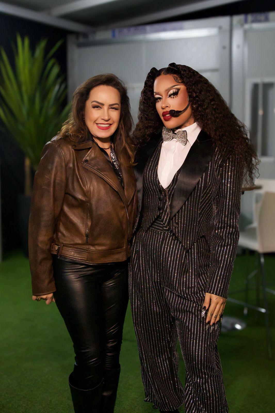 Gina Garcia reforça identidade como mãe e artista em momento de destaque na carreira Gina Garcia reforça identidade como mãe e artista em momento de destaque na carreira