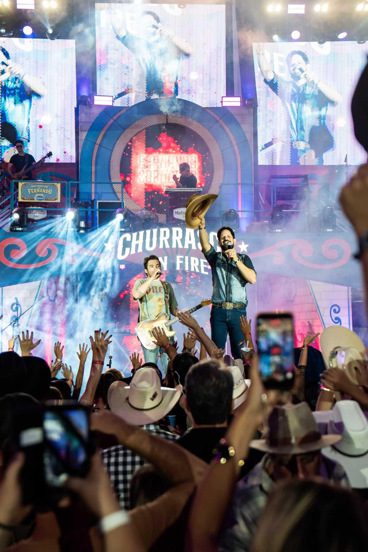 Edição histórica!! Fernando e Sorocaba apresentam a maior edição do Churrasco On Fire em Mogi Mirim Edição histórica!! Fernando e Sorocaba apresentam a maior edição do Churrasco On Fire em Mogi Mirim