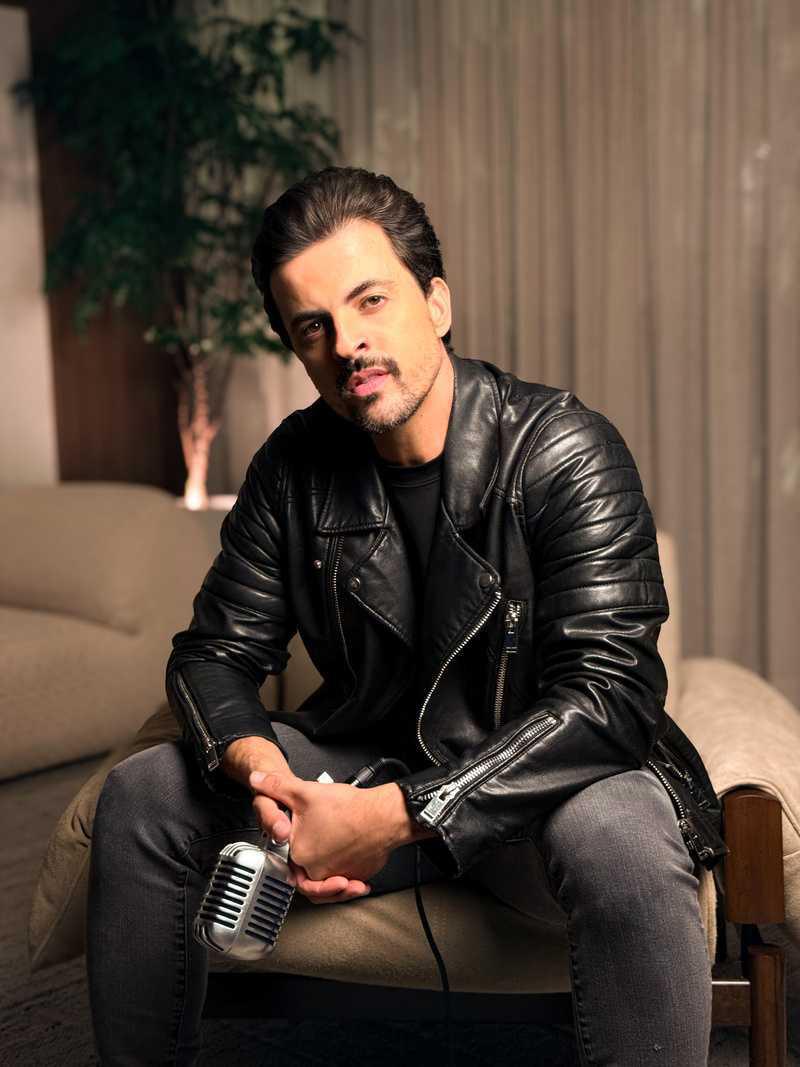 Rodrigo Fernandes anuncia gravação do DVD "Luxury Rock Experience" com repertório de clássicos internacionais Rodrigo Fernandes anuncia gravação do DVD "Luxury Rock Experience" com repertório de clássicos internacionais
