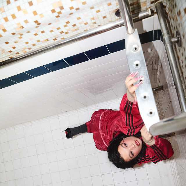From Down Here - Lola Young | Música, Letra e Tradução From Down Here - Lola Young | Música, Letra e Tradução