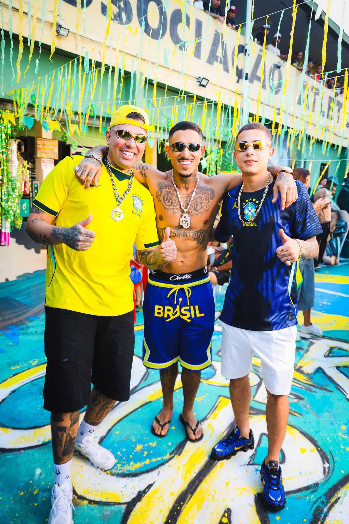 Em clima de Copa do Mundo, MC PH aposta na energia das torcidas em "BRASIL"