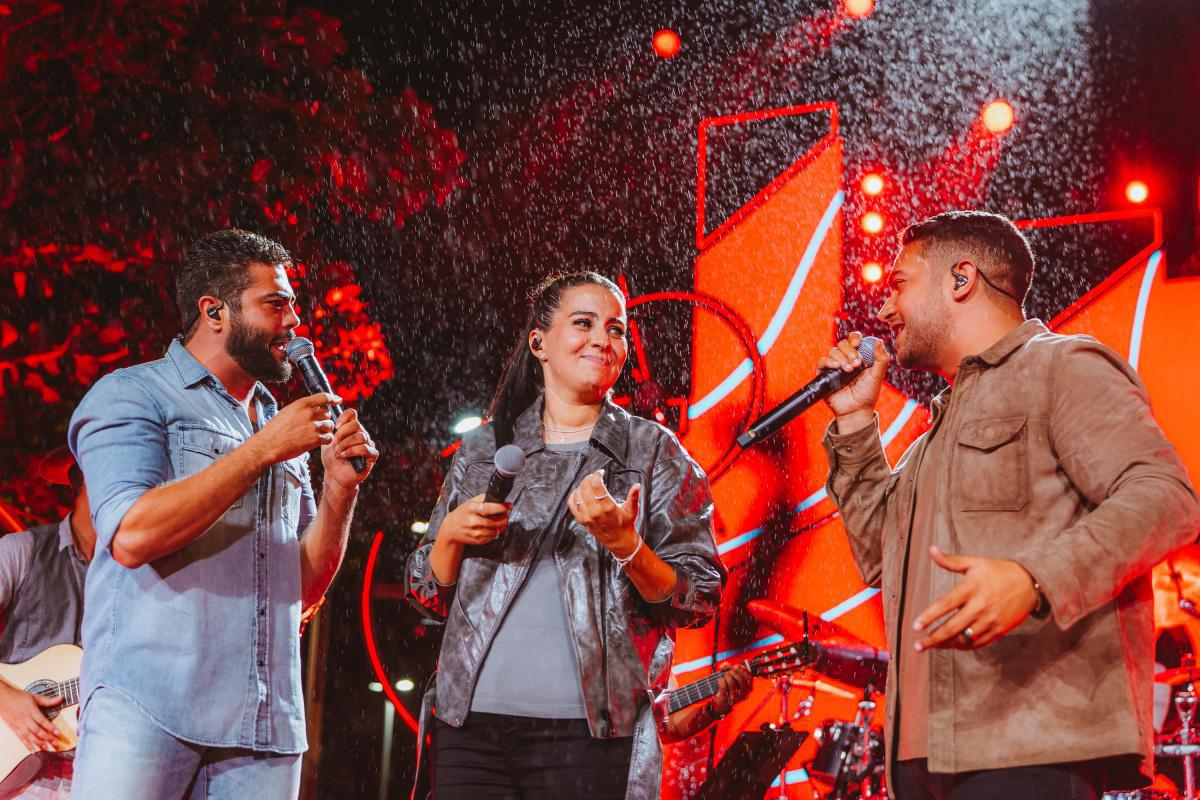 Henrique & Juliano participam da música "Beatriz" nova aposta da cantora Bia Frazzo Henrique & Juliano participam da música "Beatriz" nova aposta da cantora Bia Frazzo