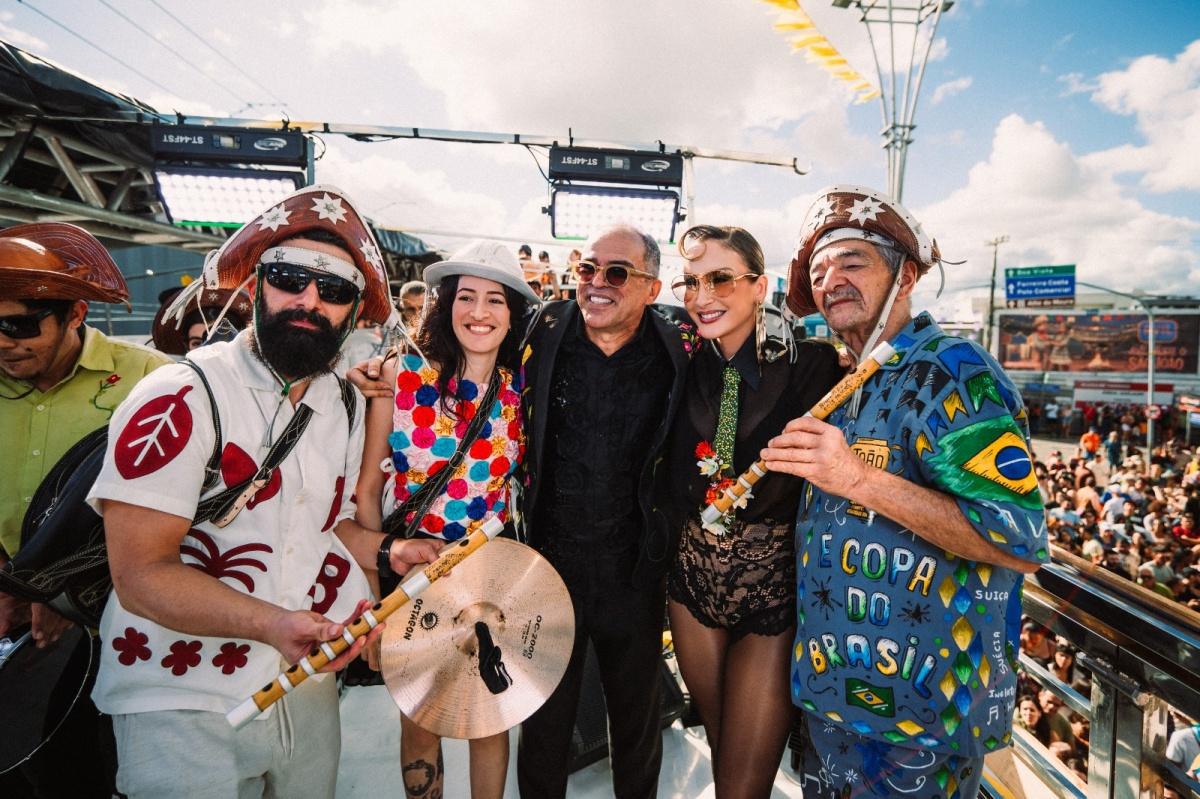 Claudia Leitte Convida Orquestra de Pífanos para Drilhas de Caruaru, Após Show Vazio na Abertura do São João