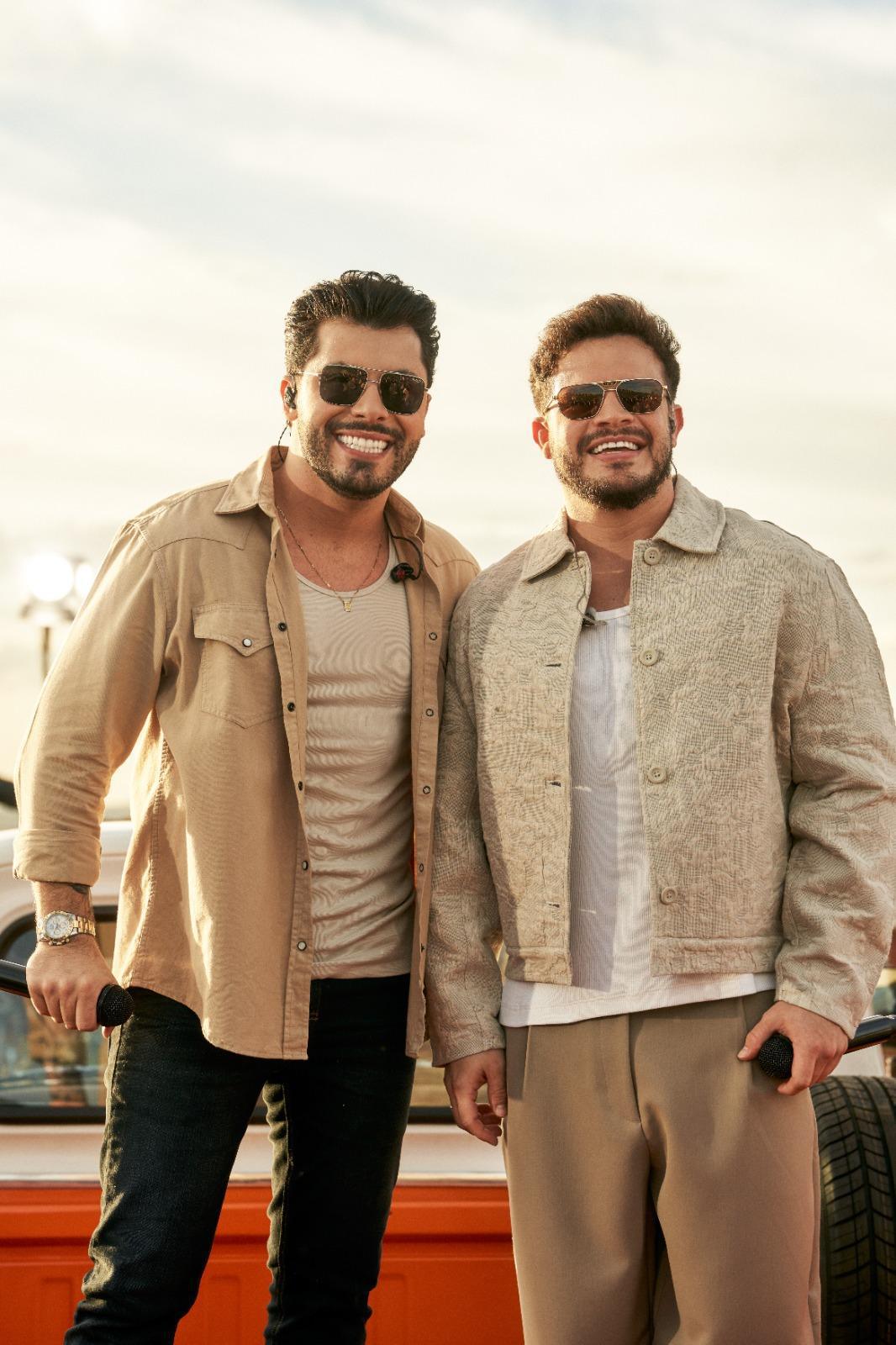 Parceria inédita! Murilo Huff e Matheus Fernandes cantam sobre amor que muda tudo em “Só Com Ela” 