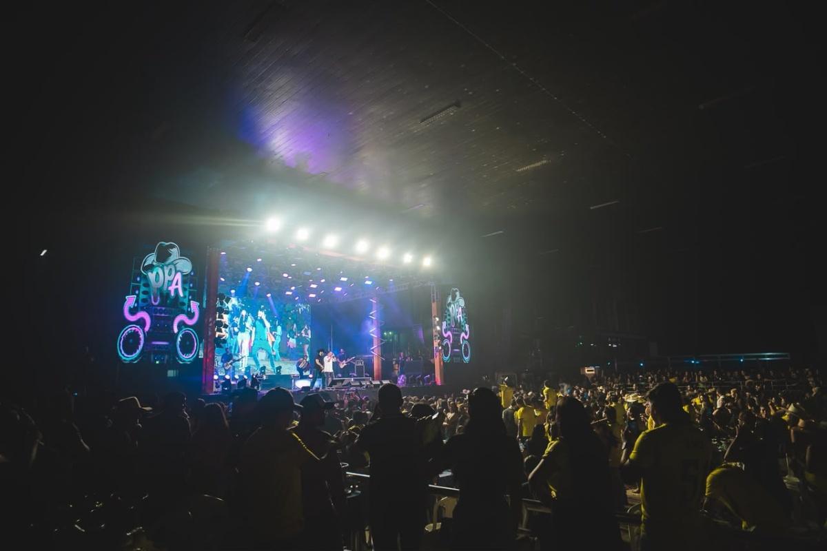 Pedro Paulo e Alex arrastam mais de 12 mil pessoas e registram recorde de público em show realizado após jogo do Brasil em Porto Velho Pedro Paulo e Alex arrastam mais de 12 mil pessoas e registram recorde de público em show realizado após jogo do Brasil em Porto Velho