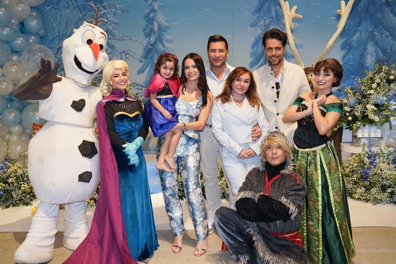 Quatro anos de Angelina: Thiago Arancam e Aline Frare festejam a caçula Quatro anos de Angelina: Thiago Arancam e Aline Frare festejam a caçula