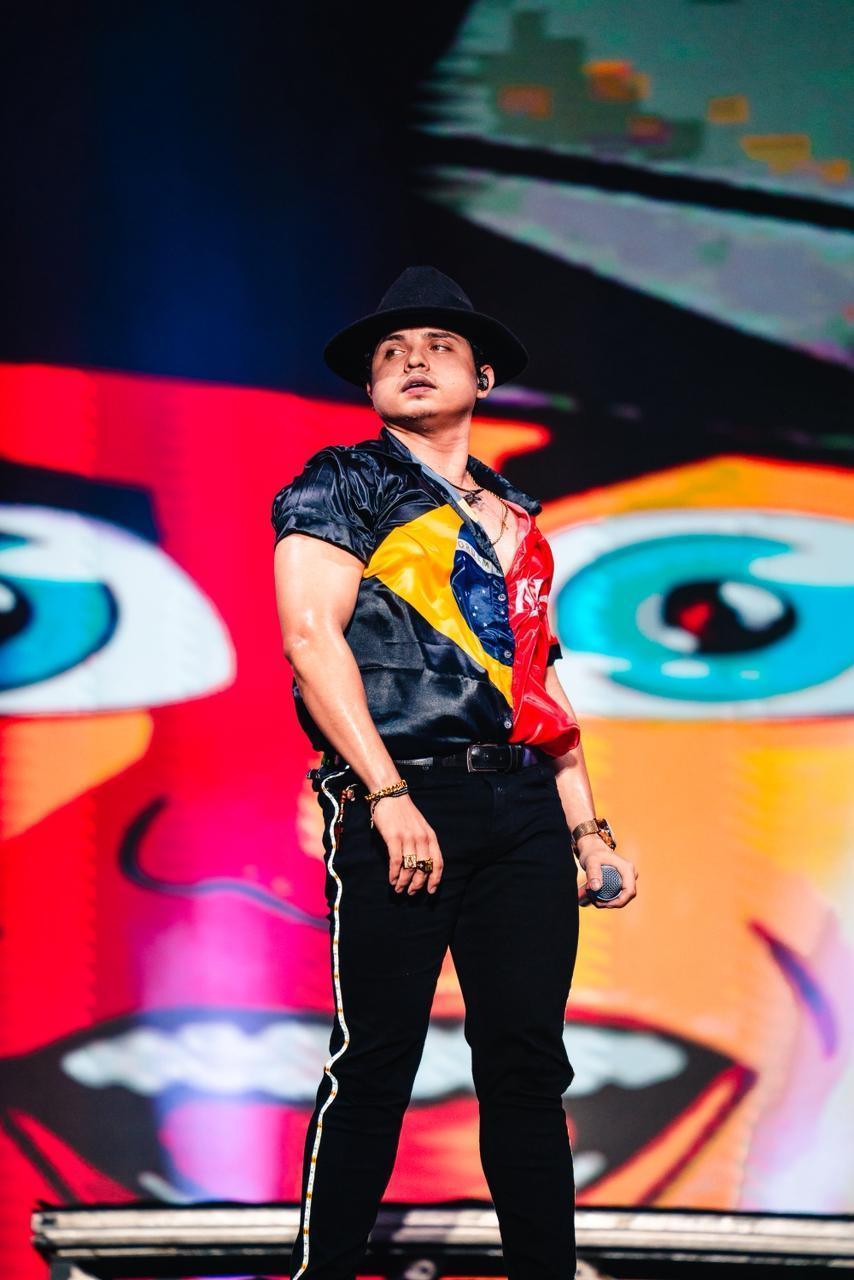 Filho do Piseiro se consagra como fenômeno pop do forró com performance em Campina Grande Filho do Piseiro se consagra como fenômeno pop do forró com performance em Campina Grande