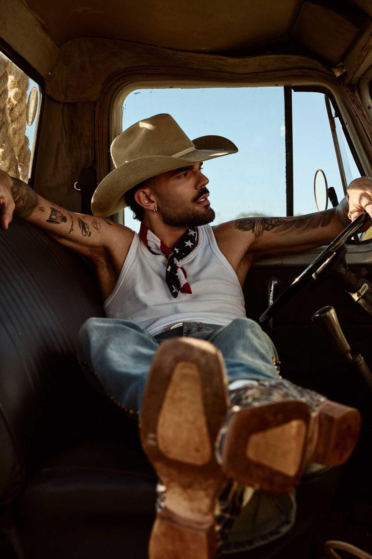 Luan Pereira lança o álbum "Off Road" e apresenta "Pedacin do Country" em seu trabalho mais conceitual da carreira Luan Pereira lança o álbum "Off Road" e apresenta "Pedacin do Country" em seu trabalho mais conceitual da carreira
