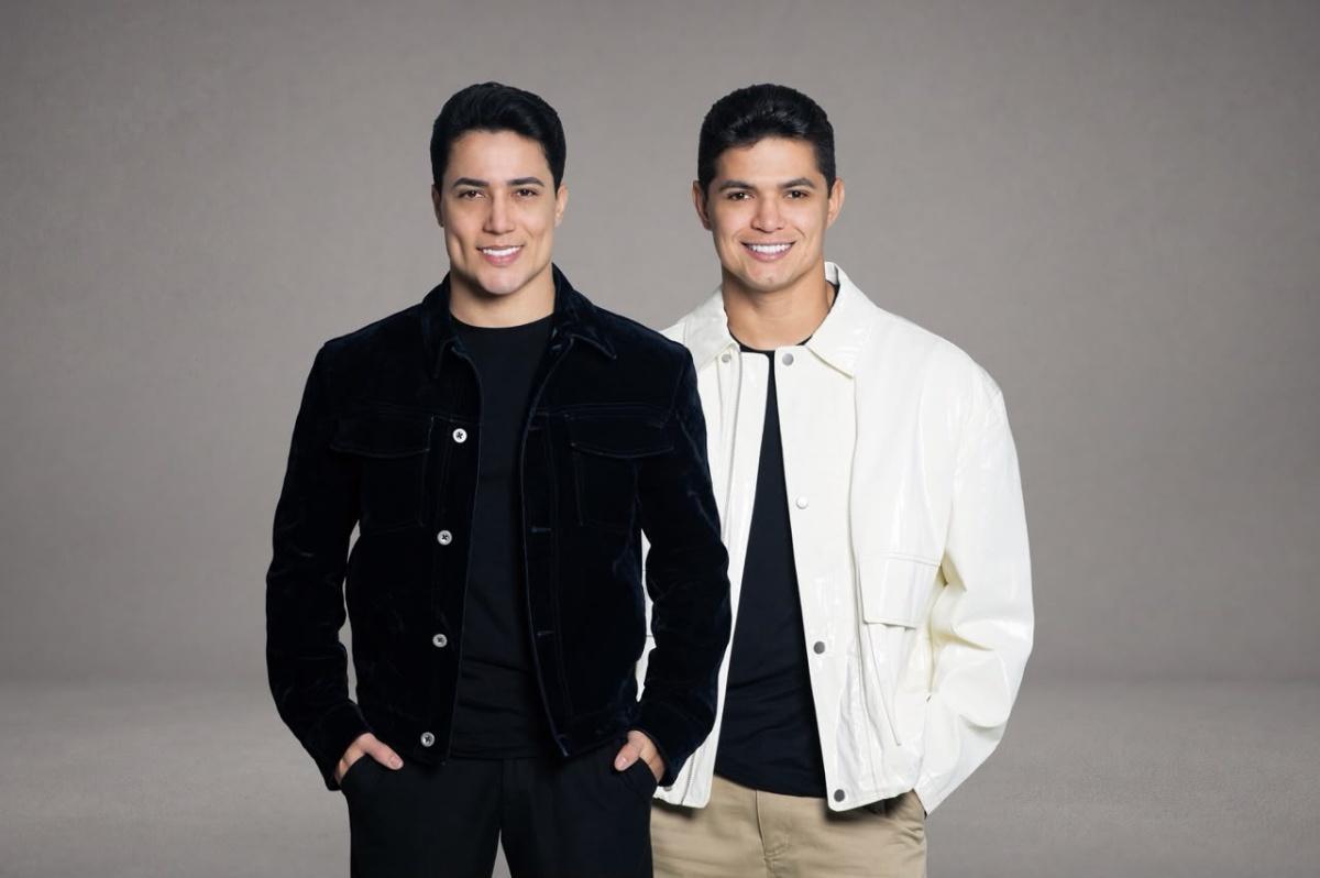 Jonatha e Cristiano transformam indecisão amorosa em aposta para o próximo hit com "Tira e Bota" Jonatha e Cristiano transformam indecisão amorosa em aposta para o próximo hit com "Tira e Bota"