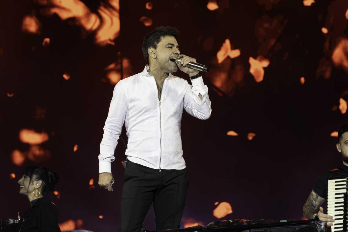 Zezé Di Camargo reúne público recorde em Itajaí durante a Festa do Colono