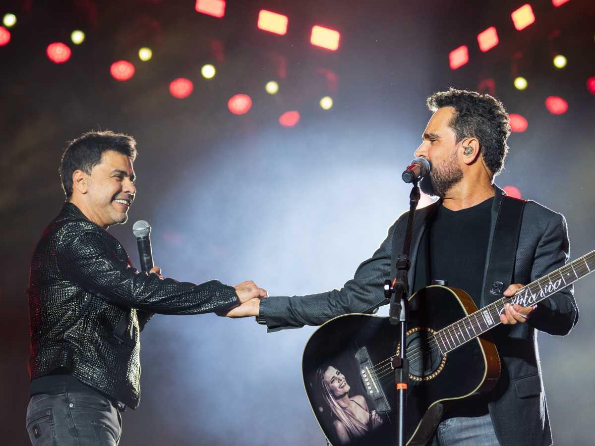 Em Goiânia, Zezé Di Camargo e Luciano mostram seus hits no Festival “Histórias” com coro do público Em Goiânia, Zezé Di Camargo e Luciano mostram seus hits no Festival “Histórias” com coro do público