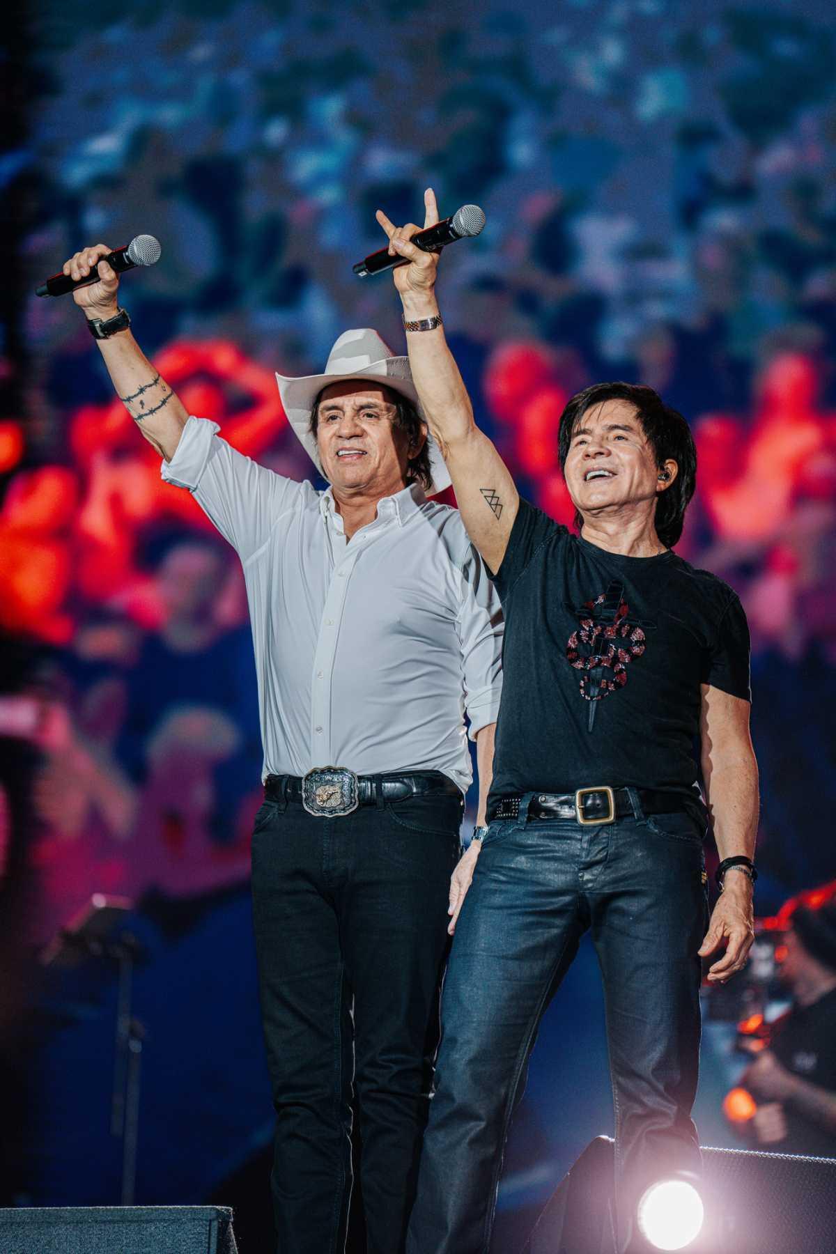 Com Chitãozinho & Xororó, Zezé Di Camargo & Luciano, Daniel, Os Menotti, Victor & Leo e Matogrosso & Mathias, turnê HISTÓRIAS chega a SP neste sábado