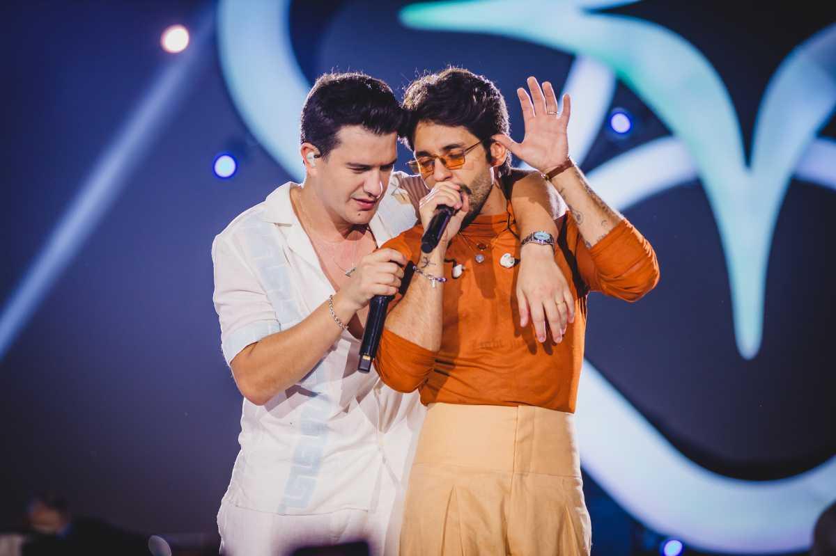 Hugo e Guilherme apresentam “Flash”, primeiro single de “Colecionando Momentos” Hugo e Guilherme apresentam “Flash”, primeiro single de “Colecionando Momentos”