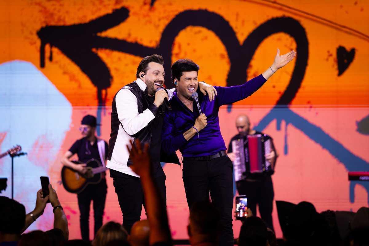 Após sucesso de “Fofoca do Ano”, Ruan & Leandro avançam com “De Volta Ao Lar” e revisitam hits do sertanejo