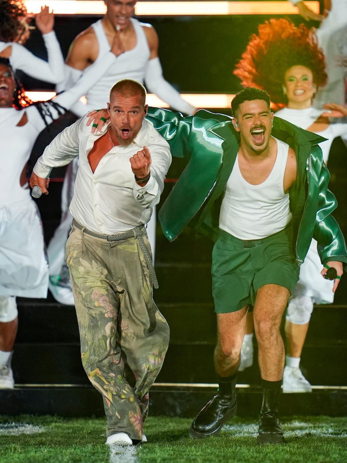 Pedro Sampaio e Ricky Martin levam representatividade, dança e música latina ao Maracanã e fazem história Pedro Sampaio e Ricky Martin levam representatividade, dança e música latina ao Maracanã e fazem história