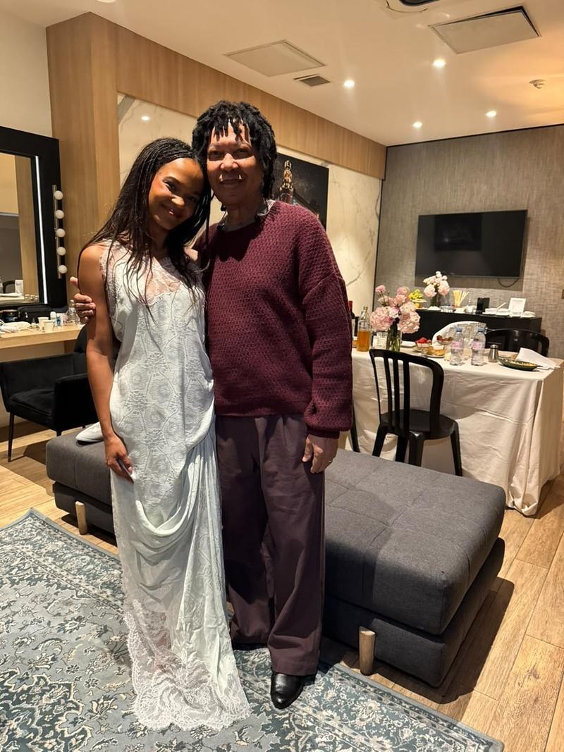 Agnes Nunes abre show de Djavan em Paris durante Eurotour 2026