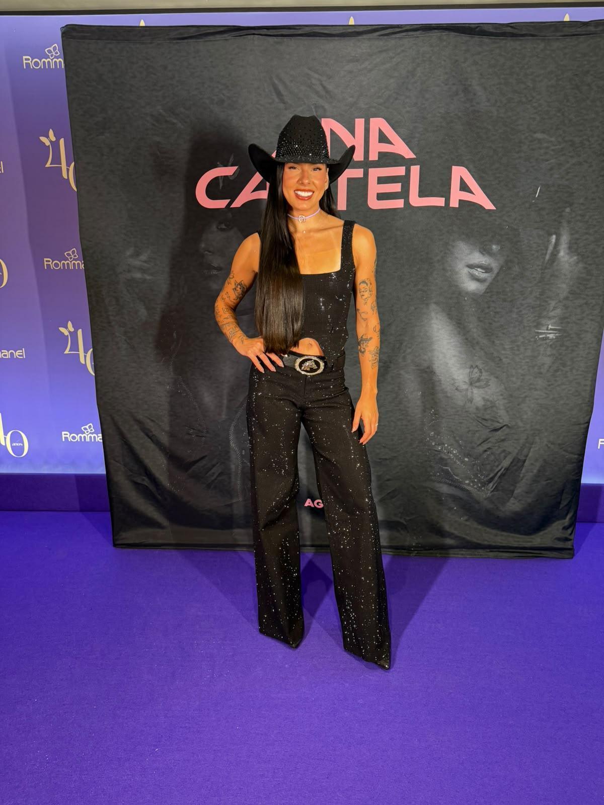 Rommanel celebra 40 anos em noite de gala com famosos, show de Ana Castela e lançamento de “Heranças” Rommanel celebra 40 anos em noite de gala com famosos, show de Ana Castela e lançamento de “Heranças”