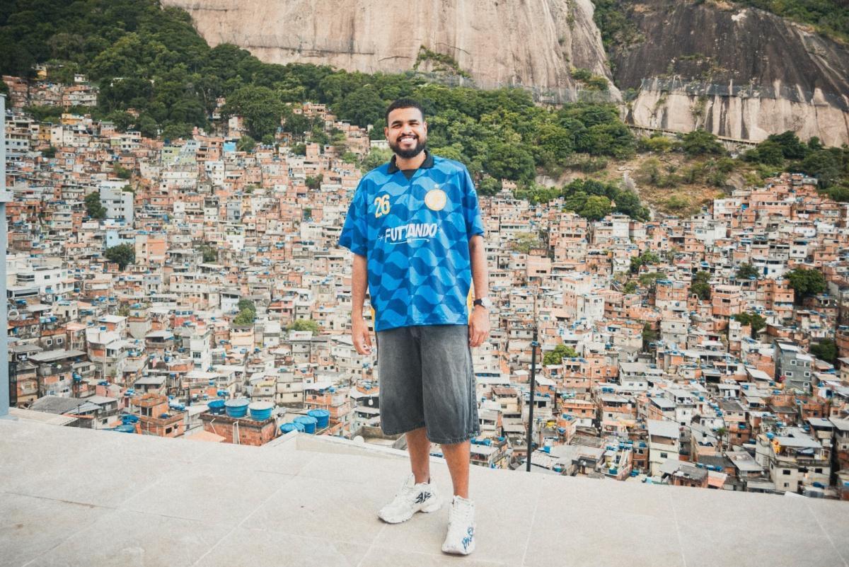 De volta às suas raízes, Yan promove Dia das Crianças com brinquedos, alimentos, música e convidados especiais na Zona Oeste do Rio