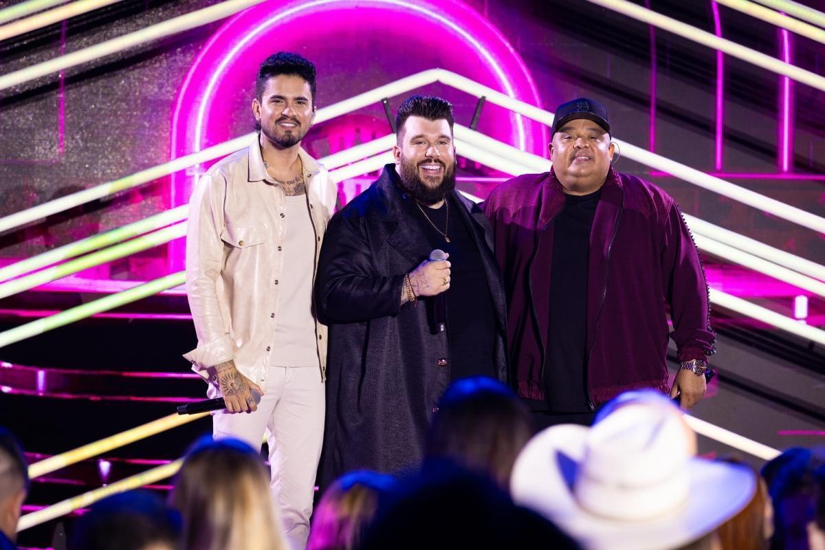 Panda lança primeiro álbum de inéditas da carreira e destaca parceria com Humberto & Ronaldo em "Oxe"