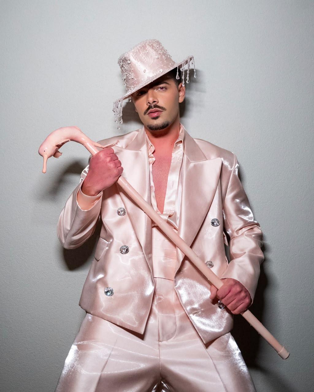 Pedro Sampaio Transforma Lenda do Boto-cor-de-rosa Em Looks para o Baile de Halloween da Sephora Pedro Sampaio Transforma Lenda do Boto-cor-de-rosa Em Looks para o Baile de Halloween da Sephora
