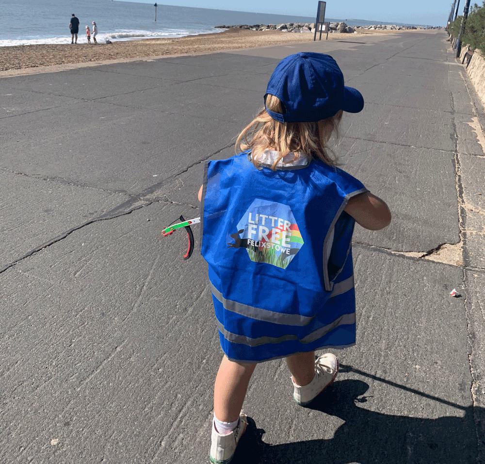 3 Year Old Alanna Keeping Felixstowe Litter-Free