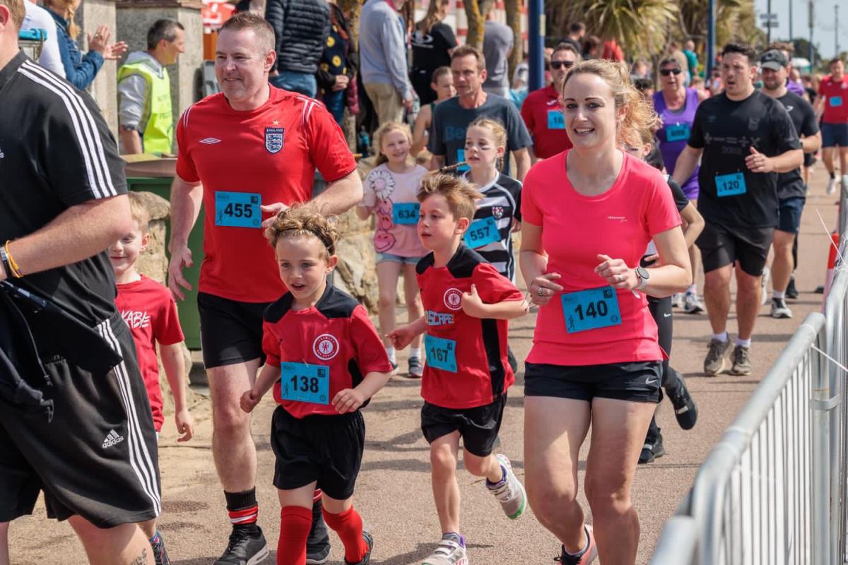 Felixstowe Fun Run by Tim Garrett-Moore